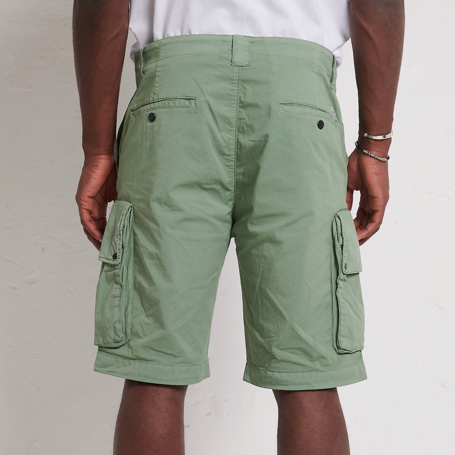 Cp Company Lens Twill Stretch Cargo Shorts in Green Bay